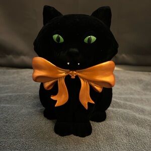 New. Bath & Body Works 2025 Halloween Vampire Black Cat 3-Wick Candle Holder.